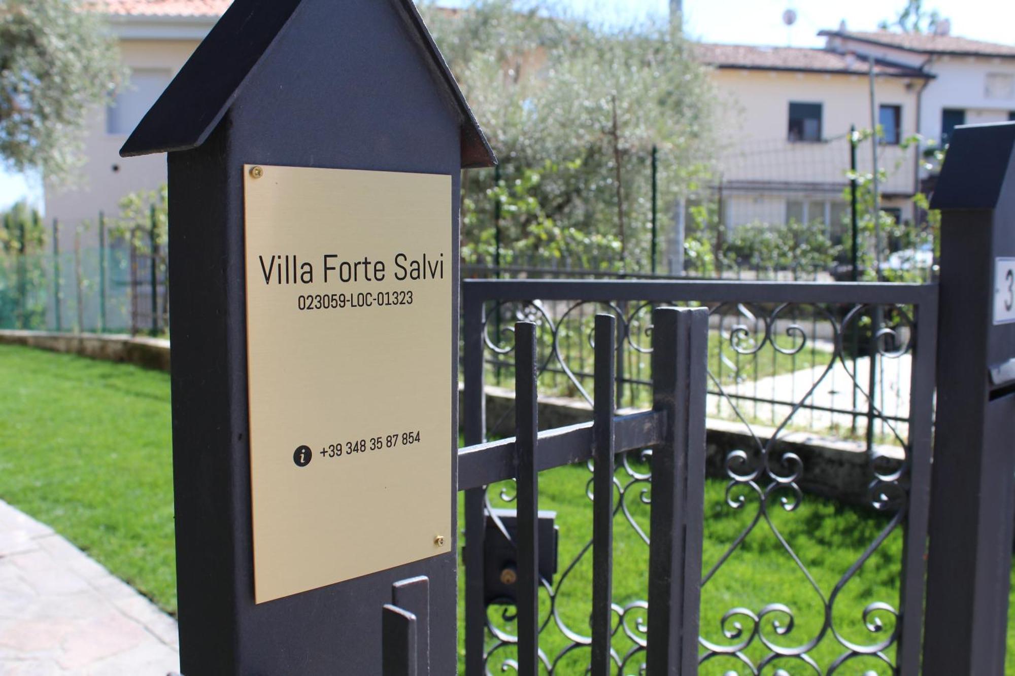 Villa Forte Salvi - Rooms Peschiera del Garda Bagian luar foto