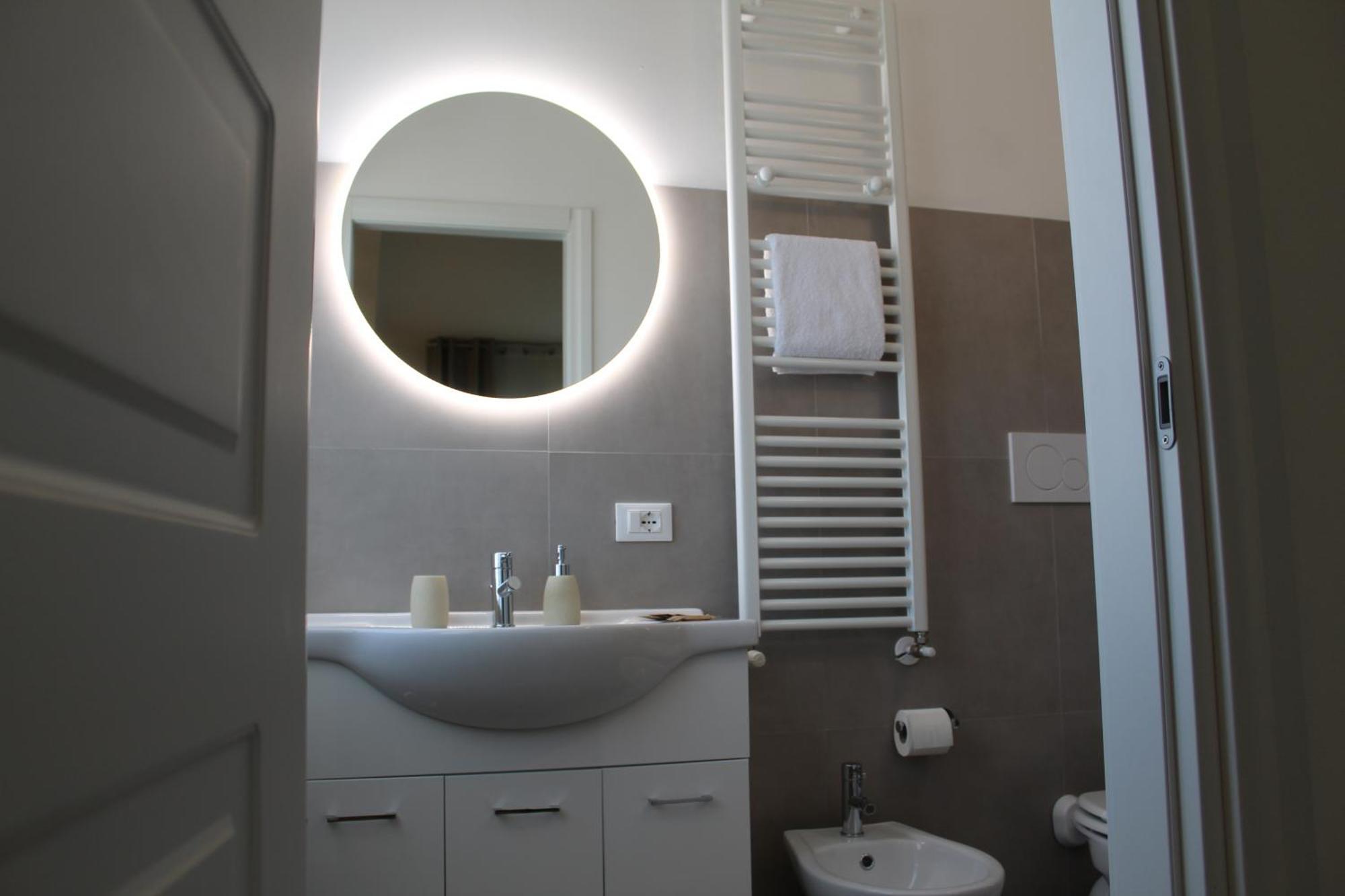Villa Forte Salvi - Rooms Peschiera del Garda Bagian luar foto
