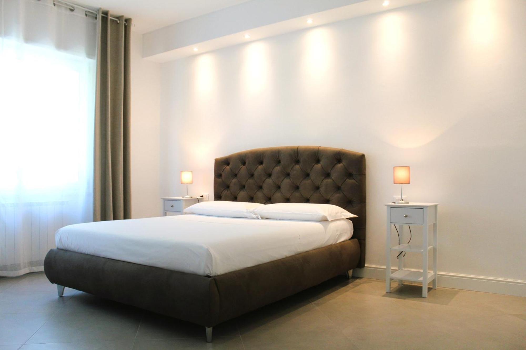 Villa Forte Salvi - Rooms Peschiera del Garda Bagian luar foto