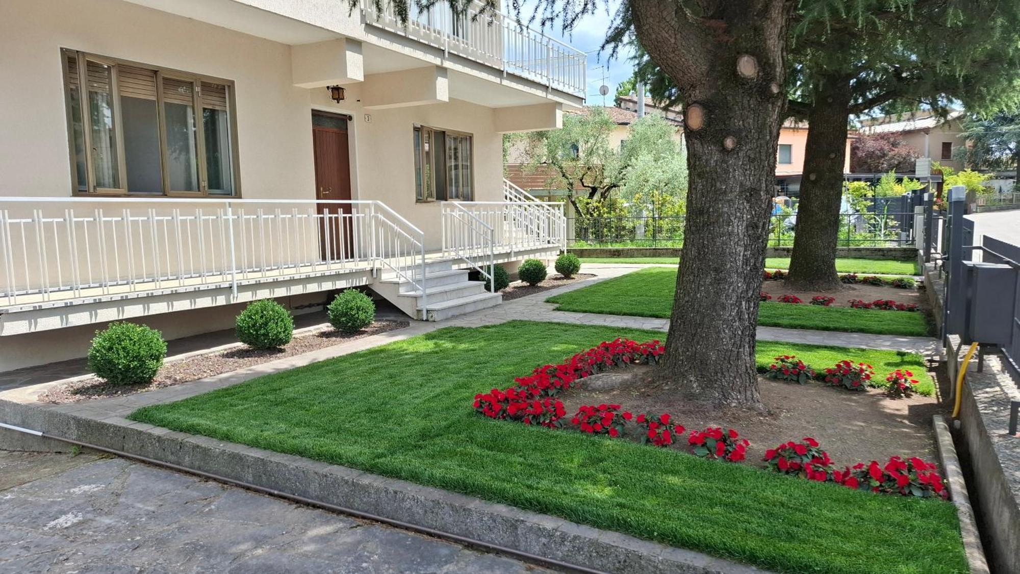 Villa Forte Salvi - Rooms Peschiera del Garda Bagian luar foto